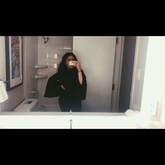 Meet your Posher, Christina - Picture 2 of 4